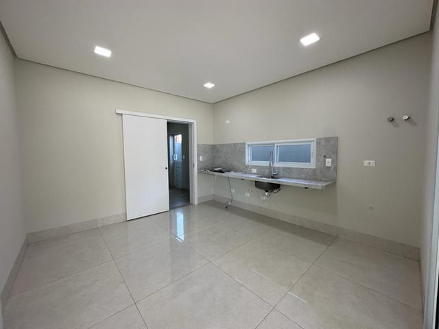 Casa 3 quartos e 3 banheiros, à venda, no bairro Jardim Montevidéu em Campo Grande