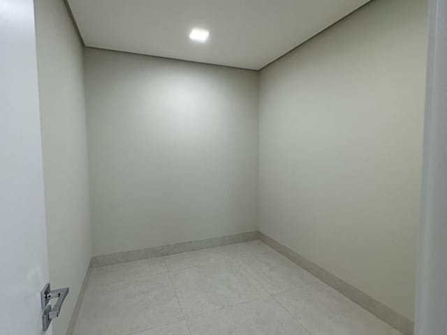 Casa 3 quartos e 3 banheiros, à venda, no bairro Jardim Montevidéu em Campo Grande