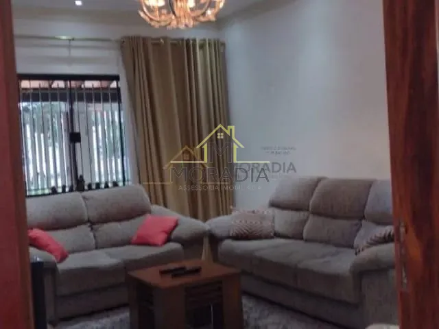 Casa com 450m² 4 quartos e 4 banheiros, à venda, no bairro Parque das Orquideas em Guaxupé