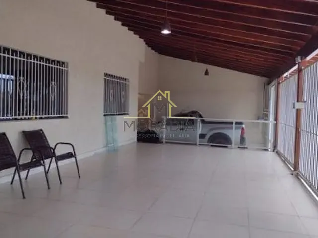 Casa com 450m² 4 quartos e 4 banheiros, à venda, no bairro Parque das Orquideas em Guaxupé
