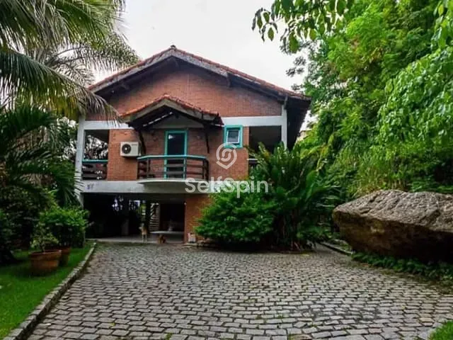 Casa com 546m² 6 quartos e 9 banheiros, para alugar, no bairro São Francisco em Niterói