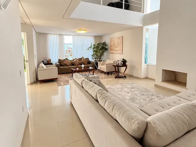 Casa 3 quartos e 4 banheiros, à venda, no bairro Vila Nova Socorro em Mogi das Cruzes