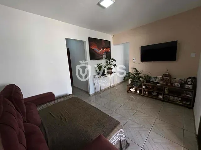Casa 3 quartos e 1 banheiro, à venda, no bairro Conjunto Habitacional Boa Vista em Araxá