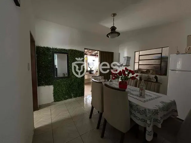 Casa 3 quartos e 1 banheiro, à venda, no bairro Conjunto Habitacional Boa Vista em Araxá