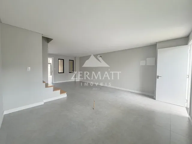 Casa 3 quartos e 5 banheiros, à venda, no bairro Velha Central em Blumenau