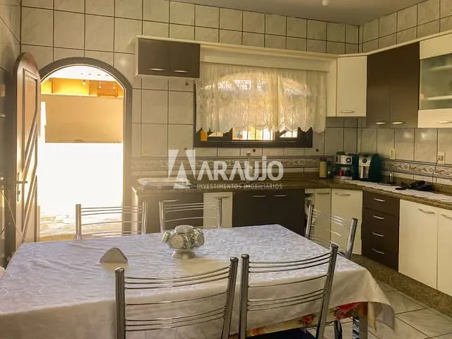 Casa com 250m² 3 quartos e 2 banheiros, à venda, no bairro Cordeiros em Itajaí