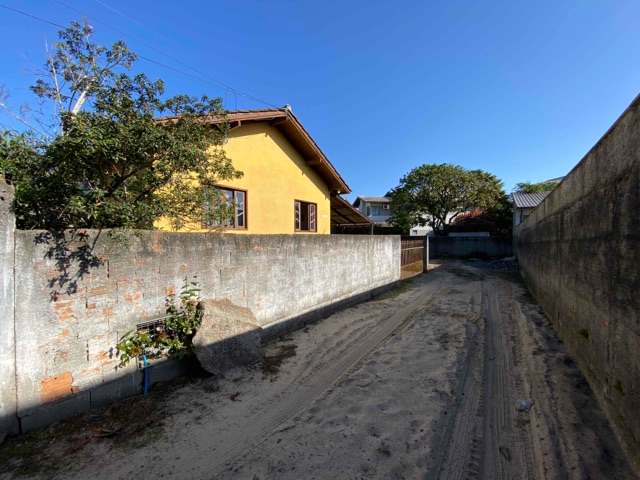 Foto do Casa - À VENDA: Casa de 02 dormitórios com quintal privativo no Campeche, Florianópolis, SC | Costão Sul Imóveis