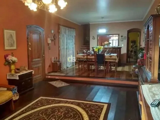 Casa 4 quartos e 3 banheiros, à venda, no bairro Jardim Pinheiros em São Paulo