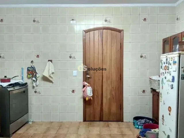 Casa 4 quartos e 3 banheiros, à venda, no bairro Jardim Pinheiros em São Paulo