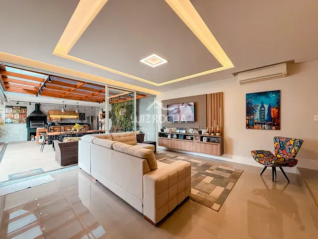 Casa com 385m² 3 quartos e 4 banheiros, à venda, no bairro São Paulo II em Cotia