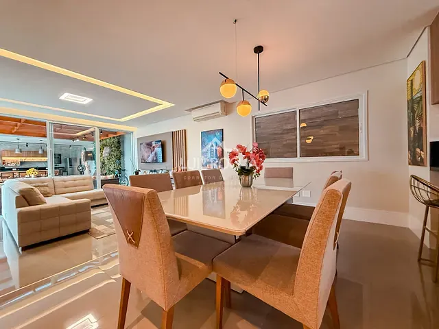 Casa com 385m² 3 quartos e 4 banheiros, à venda, no bairro São Paulo II em Cotia