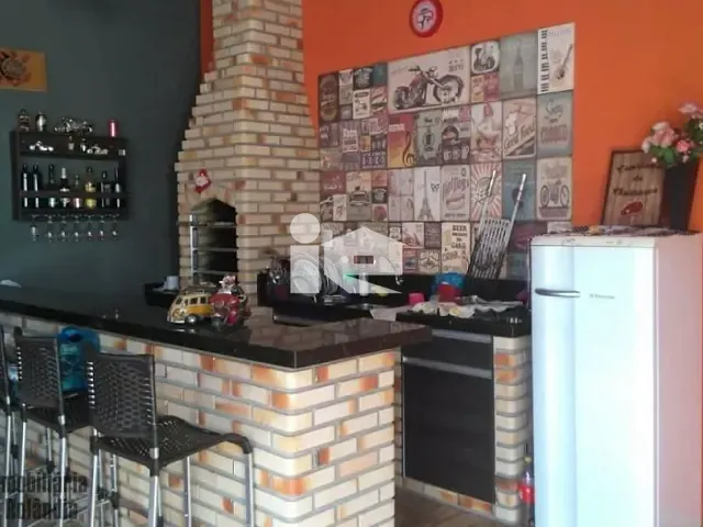 Casa com 360m² 3 quartos e 2 banheiros, à venda, no bairro Jardim Novo Horizonte em Rolândia