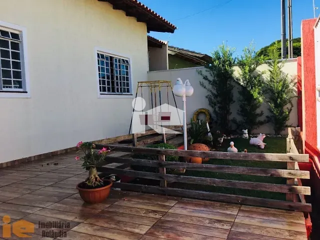 Casa com 360m² 3 quartos e 2 banheiros, à venda, no bairro Jardim Novo Horizonte em Rolândia