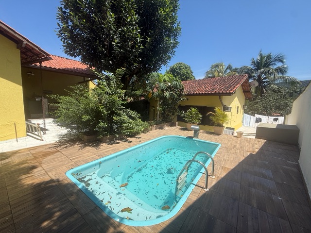 Casa 2 quartos e 3 banheiros, à venda ou para alugar, no bairro Serra Grande em Niterói