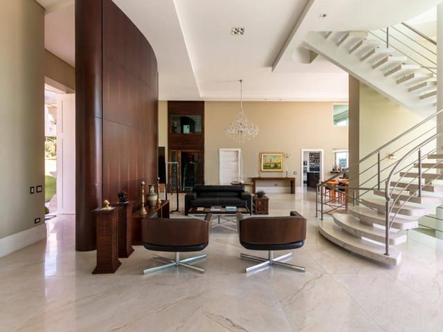 Casa com 1178m² 4 quartos e 8 banheiros, à venda, no bairro São João em Curitiba