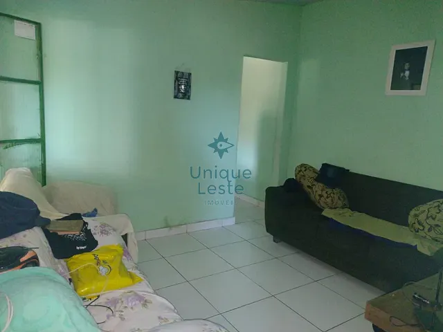 Casa com 302m² 1 quarto e 1 banheiro, à venda, no bairro Vila Amélia Moreira em Sabará
