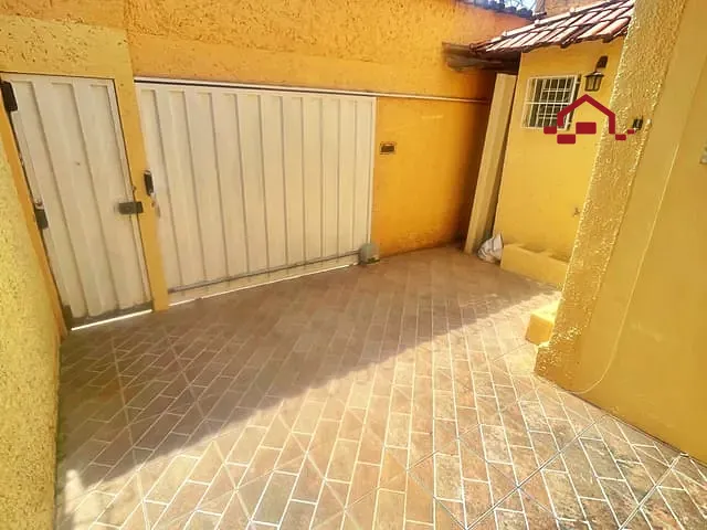 Casa 3 quartos e 1 banheiro, para alugar, no bairro Caiçara em Belo Horizonte