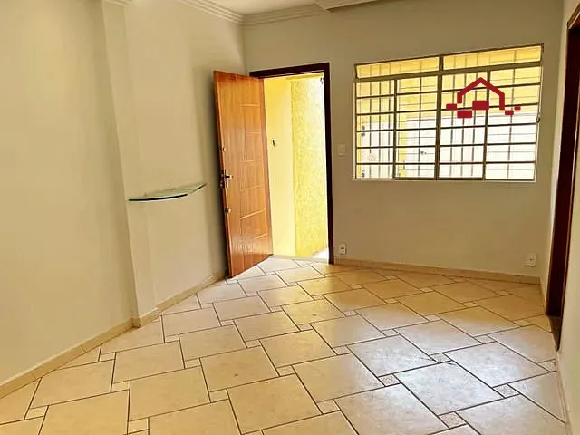 Casa 3 quartos e 1 banheiro, para alugar, no bairro Caiçara em Belo Horizonte