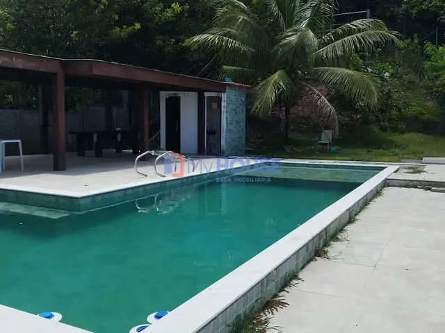 Casa com 700m² 3 quartos e 4 banheiros, à venda, no bairro Nossa Senhora da Vitória em Ilhéus