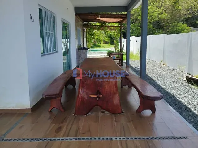 Casa com 700m² 3 quartos e 4 banheiros, à venda, no bairro Nossa Senhora da Vitória em Ilhéus