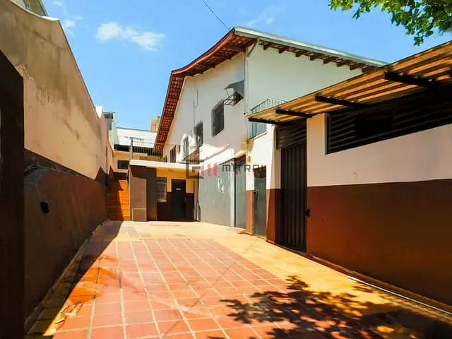 Casa com 600m², à venda, no bairro Jardim Shangri-la A em Londrina