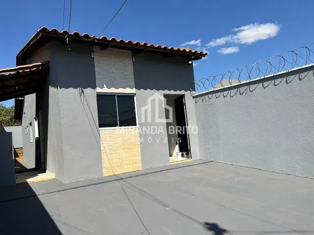 Casa 2 quartos e 2 banheiros, à venda, no bairro Residencial Itaipu em Goiânia
