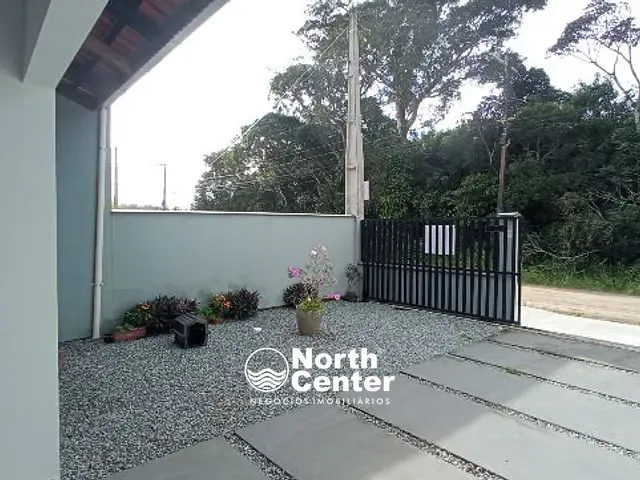 Casa 2 quartos e 2 banheiros, para alugar, no bairro Salinas em Balneário Barra do Sul