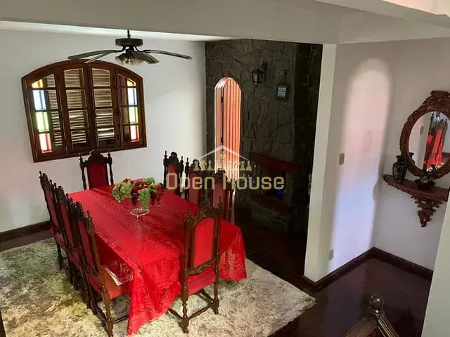Casa com 530m² 3 quartos e 5 banheiros, à venda, no bairro Santa Rosa em Barra Mansa