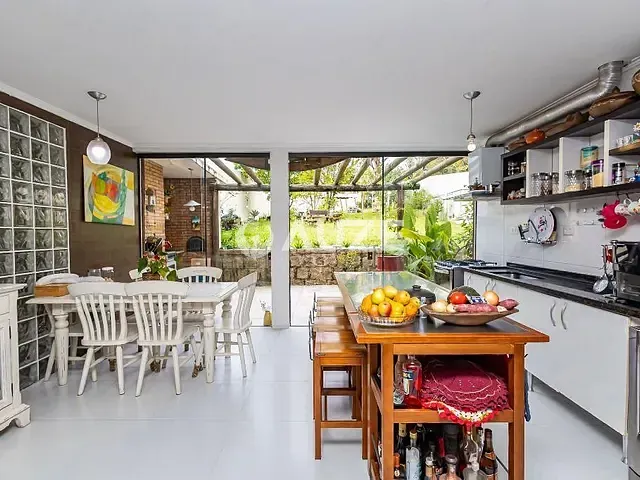 Casa com 233m² 3 quartos e 4 banheiros, à venda, no bairro Pilarzinho em Curitiba