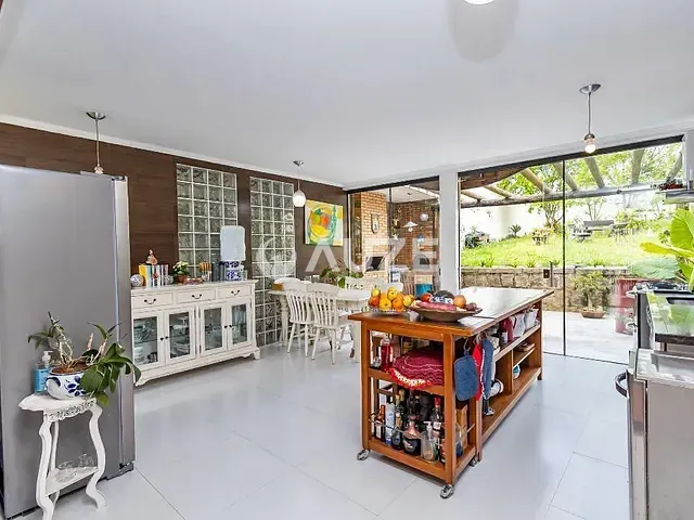 Casa com 233m² 3 quartos e 4 banheiros, à venda, no bairro Pilarzinho em Curitiba