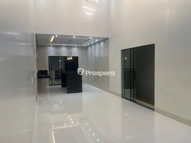 Casa com 300m² 3 quartos e 4 banheiros, à venda, no bairro Residencial Cerejeiras em Anápolis