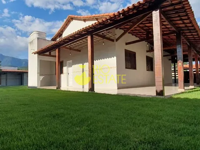 Casa com 750m² 3 quartos e 3 banheiros, à venda, no bairro Jardim Itatiaia em Itatiaia