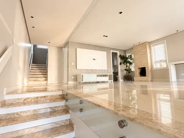 Casa 3 quartos e 4 banheiros, à venda, no bairro Vila Oliveira em Mogi das Cruzes