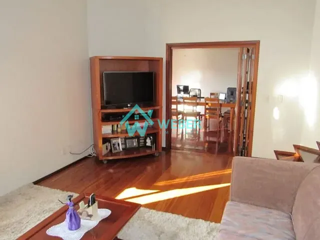 Casa com 726m² 3 quartos e 4 banheiros, à venda, no bairro Petrópolis em Novo Hamburgo