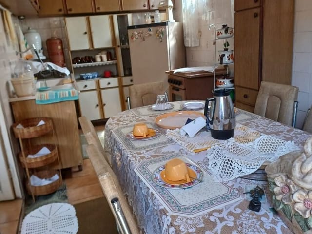 Casa com 345m², à venda, no bairro Padre Caramuru  em Cambuí