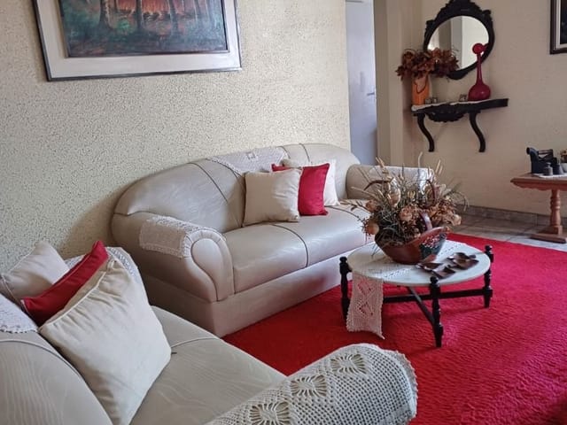 Casa com 345m², à venda, no bairro Padre Caramuru  em Cambuí