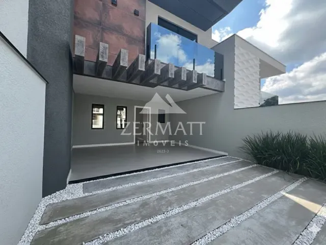 Casa 3 quartos e 5 banheiros, à venda, no bairro Velha Central em Blumenau