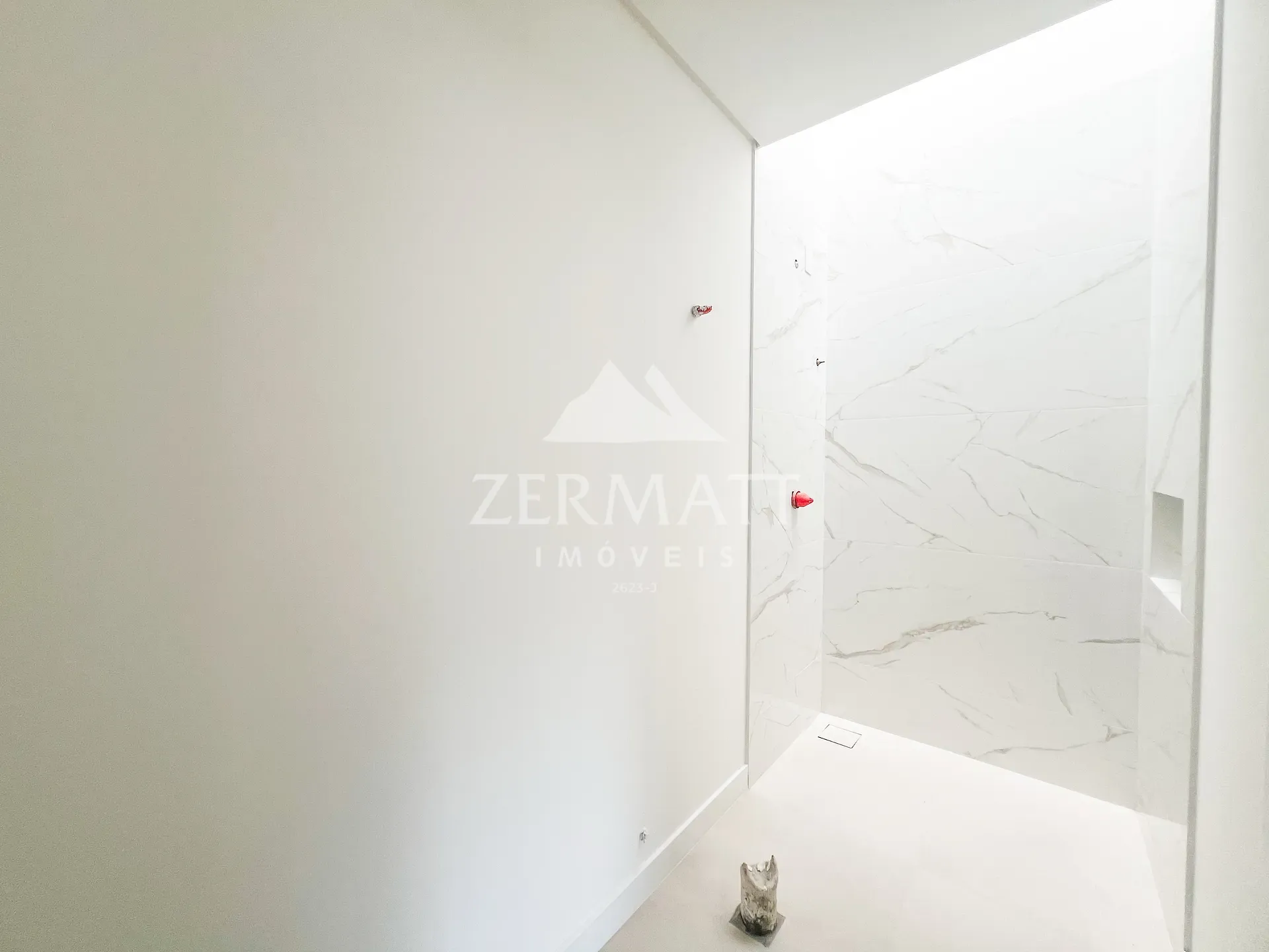Elegância Contemporânea: Casa de Alto Padrão com Arquitetura Inovadora e Design Exclusivo! — foto 6