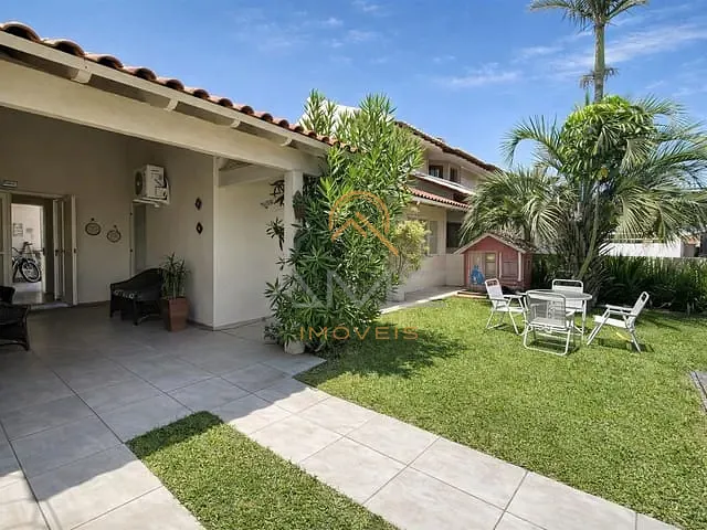 Casa 2 quartos e 1 banheiro, à venda, no bairro Cassino em Rio Grande