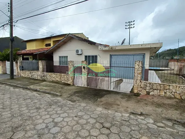 Casa 3 quartos e 2 banheiros, à venda, no bairro Ribeirão da Ilha em Florianópolis