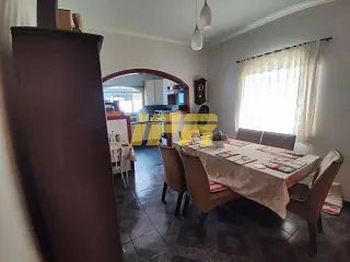 Foto do Casa-Casa Térrea com Edícula, Churrasqueira e Ótima Localização em Taubaté