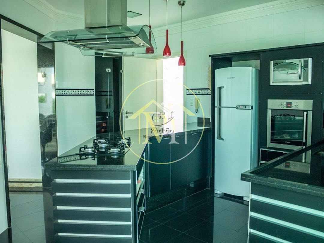 Casa à venda com 3 quartos, 420m² - Foto 7