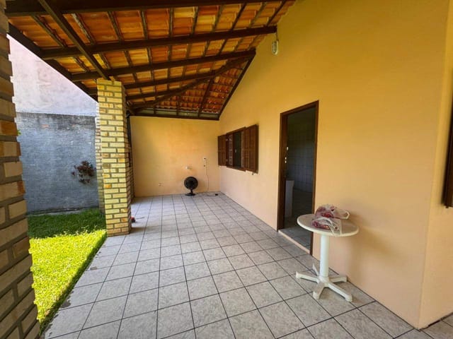 Casa com 409m² 2 quartos e 2 banheiros, à venda, no bairro Ingleses do Rio Vermelho em Florianópolis