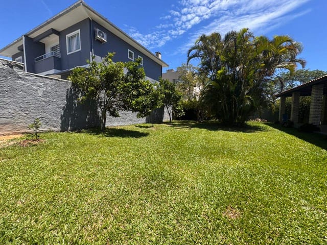 Casa com 409m² 2 quartos e 2 banheiros, à venda, no bairro Ingleses do Rio Vermelho em Florianópolis
