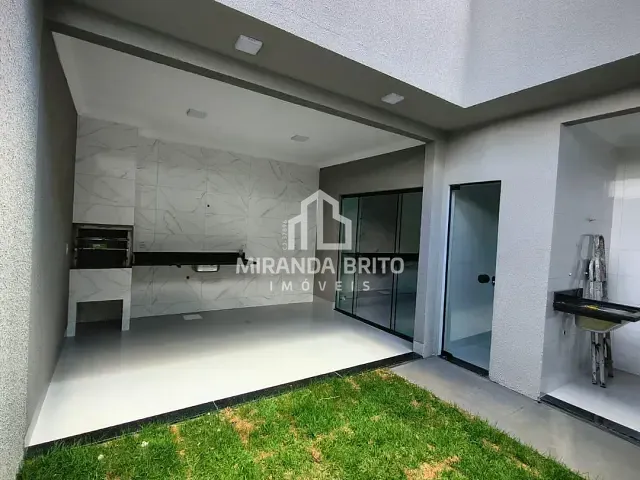 Casa 3 quartos e 2 banheiros, à venda, no bairro Setor Garavelo em Goiânia