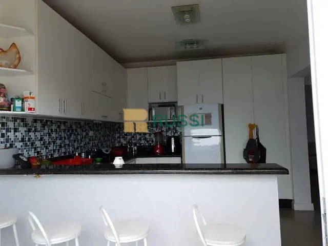 Casa com 300m² 3 quartos e 3 banheiros, à venda, no bairro Jardim Valparaíba em São José dos Campos