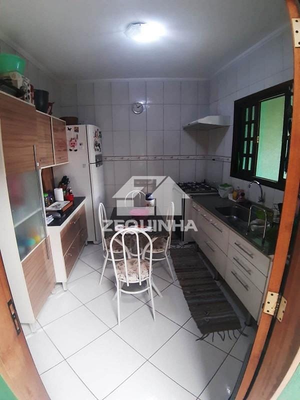 Casa à venda com 3 quartos, 120m² - Foto 11
