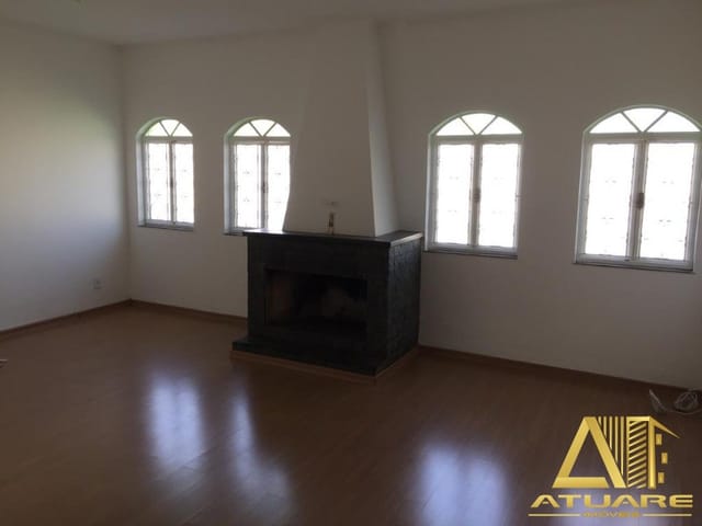 Casa com 240m² 3 quartos e 4 banheiros, para alugar, no bairro Fátima I em Pouso Alegre