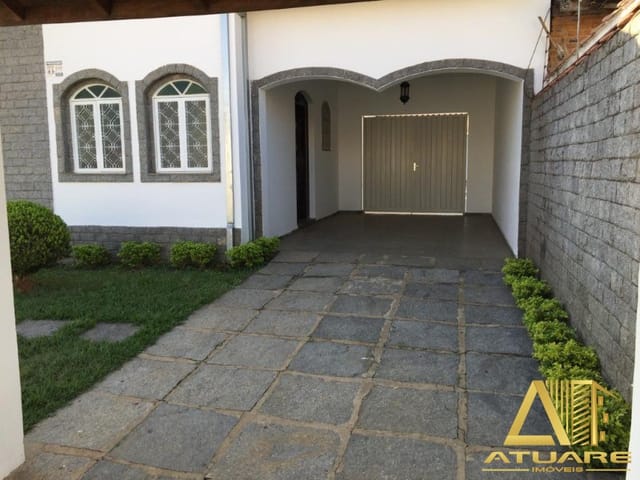 Casa com 240m² 3 quartos e 4 banheiros, para alugar, no bairro Fátima I em Pouso Alegre
