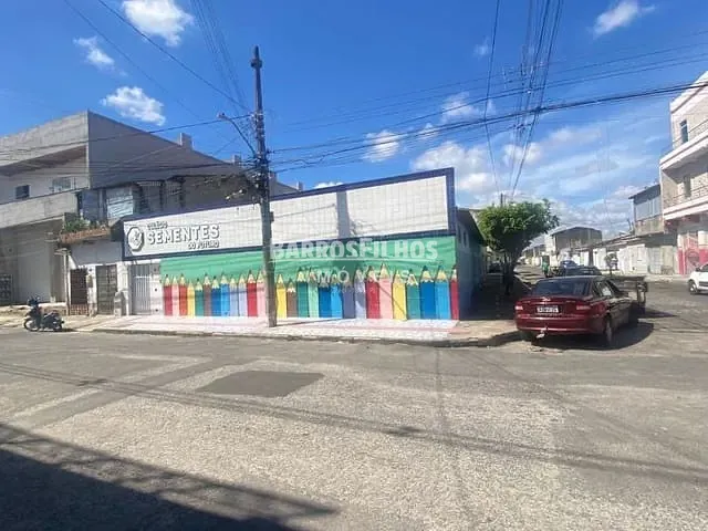 Casa com 230m², à venda ou para alugar, no bairro Santos Dumont em Aracaju